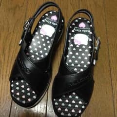 ハローキティサンダルのサムネイル