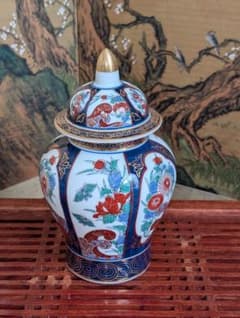 飾り壺　沈香壺　秀峰　古伊万里