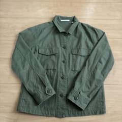 UNIQLO ミリタリーシャツジャケット カーキ Mサイズのサムネイル