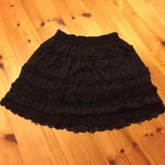 黒スカートのサムネイル