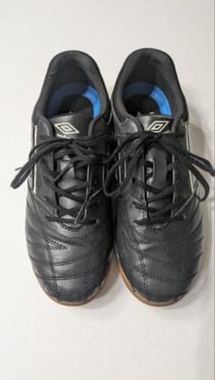 UMBRO 室内用フットサルシューズ ブラックのサムネイル