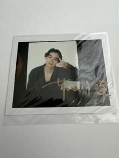 菅田将暉 直筆サイン入り ポラロイド　チェキ 菅田将暉 直筆サイン入り 写真 ポラロイド チェキ - メルカリ