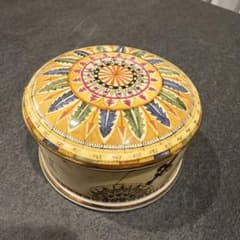 WEDGWOOD ATLAS 陶器　蓋付き小物入れボンボニエールのサムネイル