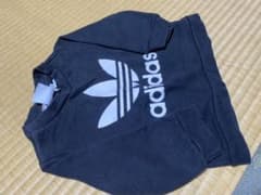 adidas トップスのサムネイル