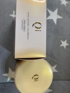 資生堂 ボディパウダー QI ボディパウダーエクセレンス 新品未使用 微粒子ラメのサムネイル
