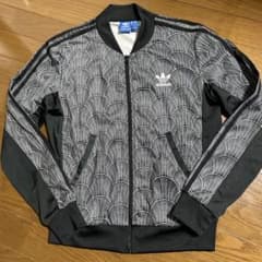 adidas レディーストップスのサムネイル