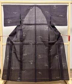C5 夏物 美品 水辺に人物 黒紅色 絽 紗 薄物 麻 小紋 着物 K527 C5 夏物 美品 水辺に人物 黒紅色 絽 紗 薄物 麻 小紋 着物 K527 - メルカリ