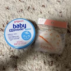 ピジョン 薬用ベビーパウダー ＆ ふんわりパフ セット - 2