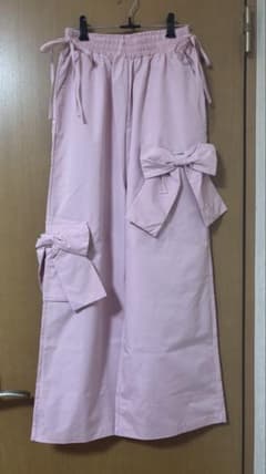 リボン付き ピンク カーゴパンツ ワイドパンツのサムネイル