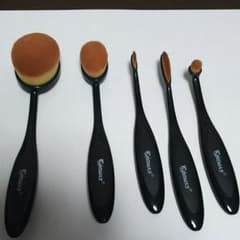 歯ブラシ型メイクブラシのサムネイル