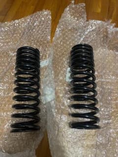 ゼファー750用YSSリアショックから外したスプリングのサムネイル