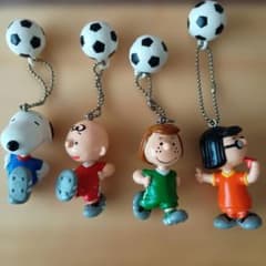 コロコロスヌーピー スヌーピー フィギュアキーチェーン サッカー 4種セットのサムネイル