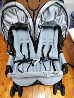 GRACO双子用ベビーカーのサムネイル