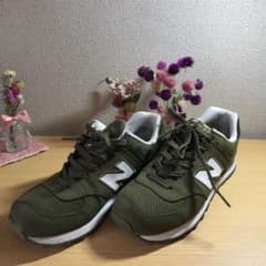 ニューバランス スニーカーのサムネイル
