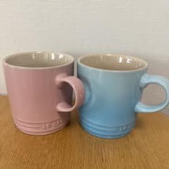 Le Creuset ピンク　ブルー　マグカップ2個セット　350mlのサムネイル