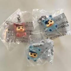 クレヨンしんちゃん ガチャガチャ めじるしアクセサリー みんなでくまパジャマのサムネイル