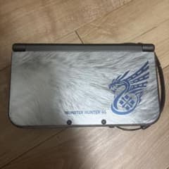 New Nintendo 3DS LL モンスターハンター4G スペシャルパックのサムネイル