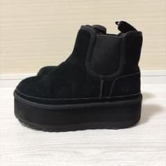 UGG 黒 厚底 ニューメル プラットフォーム チェルシーブーツ ムートン