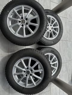 225/65/R17 スタッドレスタイヤ ４本ブリヂストン　DM-V3 23年製のサムネイル