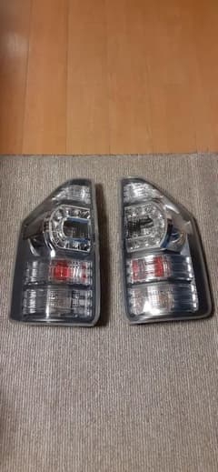 70　VOXY　ヴォクシー　後期テールランプ 　テールライト　左右セットのサムネイル