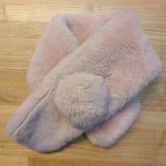 【美品】ZARAピンク ポンポン付きファーマフラーのサムネイル