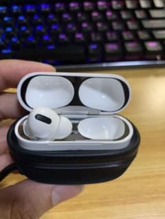 Airpods Pro 左のみと誘電ケースのサムネイル