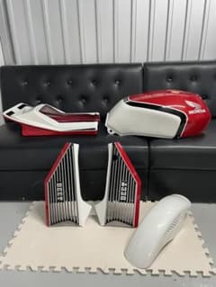 CBX400F 塗装後未使用外装のサムネイル