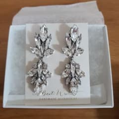 ピアス 結婚式 ウエディングドレスのサムネイル