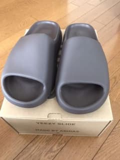 adidas YEEZY SLIDE  SOOT 27.5cmのサムネイル