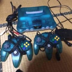 ニンテンドー64セット、コントローラー、カセット付きのサムネイル