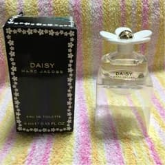 MARC JACOBS  DAISY  香水のサムネイル