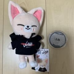 SKZOOフォクシニー ミニぬいぐるみ ★ネームバッジ付き★のサムネイル