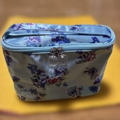 花柄 サテン調 バニティポーチのサムネイル