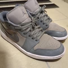 Nike Air Jordan 1 Low グレーのサムネイル