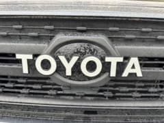 RAV4アドベンチャー専用 TOYOTA ロゴエンブレムのサムネイル