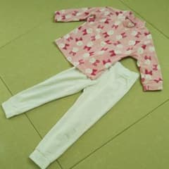 ユニクロ フリースパジャマ  ミニーちゃん 110～125㎝のサムネイル