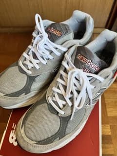 newbalance990v3のサムネイル