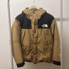 THE NORTH FACE マウンテンダウンジャケット　Lサイズ　ベージュのサムネイル