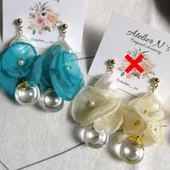 ♡シフォンフラワー ピアス ターコイズブルーのサムネイル