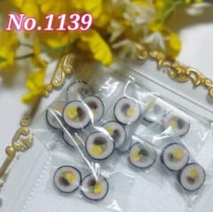 【1139】巻き寿司ピアス／イヤリング 1139】巻き寿司ピアス／イヤリング - メルカリ