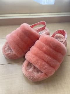 UGG ファーサンダル　サーモンピンクのサムネイル