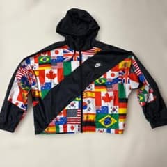美品　NIKE ナイロンパーカー　ジップアップ　国旗　レディース　XL 美品 NIKE ナイロンパーカー ジップアップ 国旗 レディース XL - メルカリ