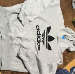 adidas パーカーのサムネイル