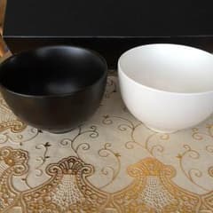 【お値下げ】おしゃれでモダンなペア茶碗  白&黒のサムネイル