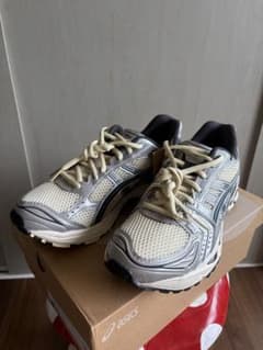 asicsGEL-KAYANO14 オイスターホワイト/スティープルグレー26㎝のサムネイル