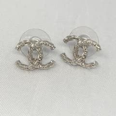 CHANEL ココマーク ピアス シルバーカラーのサムネイル