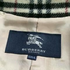 美品☆BURBERRYコート120cmのサムネイル