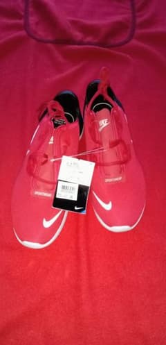 新品 NIKE スニーカー レッド 26cmのサムネイル