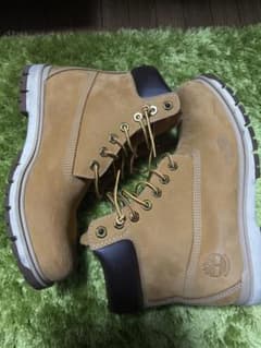 Timberland ベージュ ハイカットブーツのサムネイル