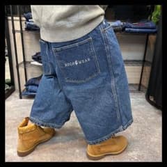 希少サイズ48 ROCAWEAR 極太バギー　ロゴ　デニムショーツ 希少サイズ48 ROCAWEAR 極太バギー ロゴ デニムショーツ - メルカリ